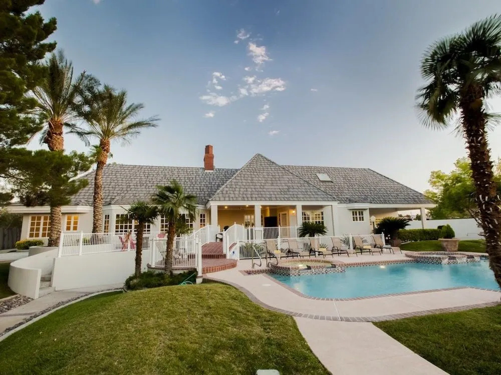 Villa Carota - 6 bedrooms and a Casitas