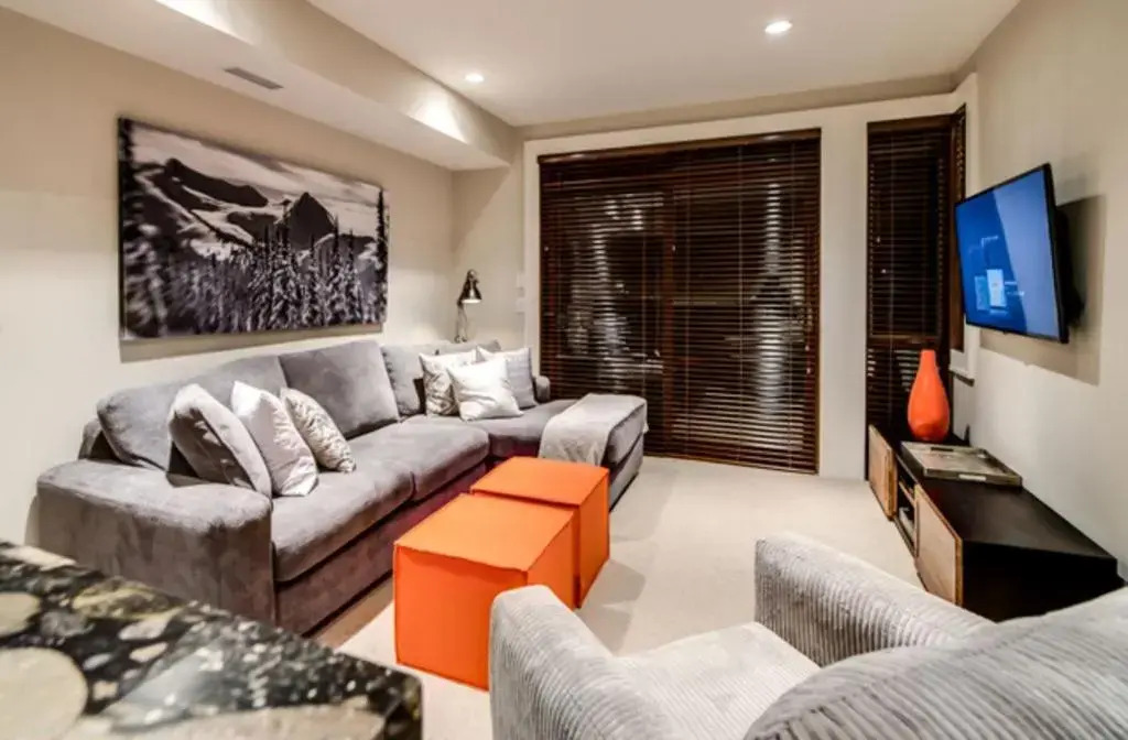 West Coast Alpine Contemporary 4 Bedroom Townhome with Private Hot Tub 35