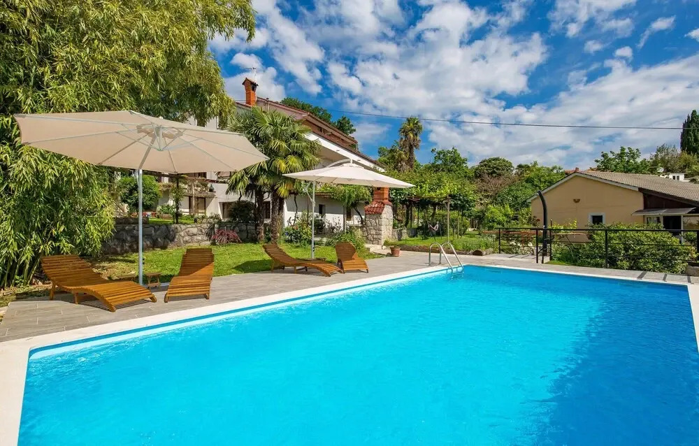Stunning Home in Lovran With Wifi and 2 Bedrooms