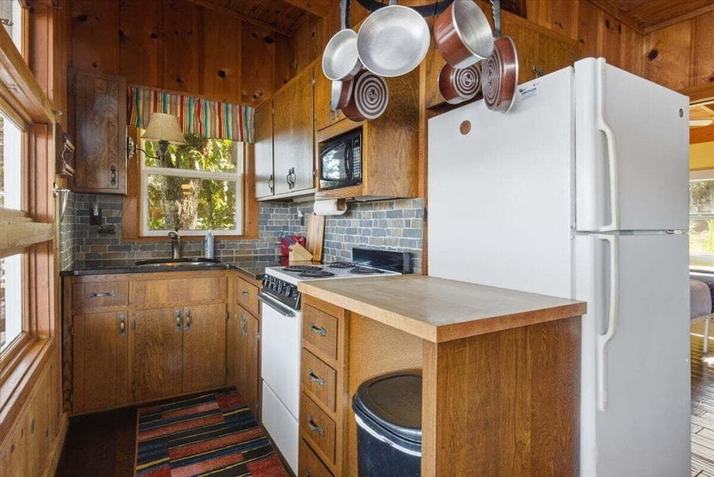Lakefront Home w/ Private Dock, Boat Slip, Firepit & Sunset Views at MM5