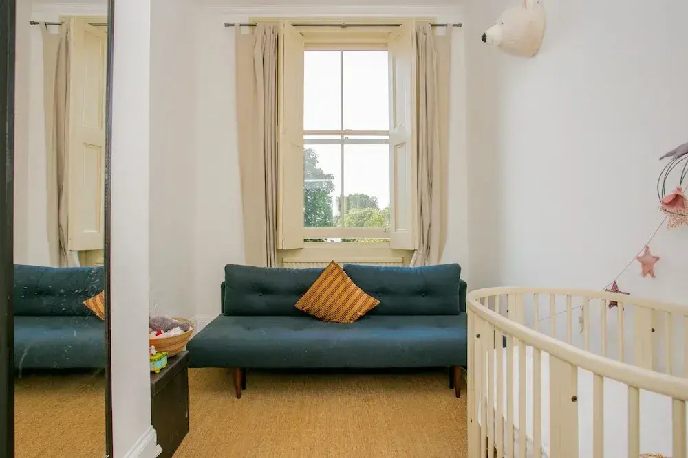2 Bedroom Period Apartment Next To Clapham Common