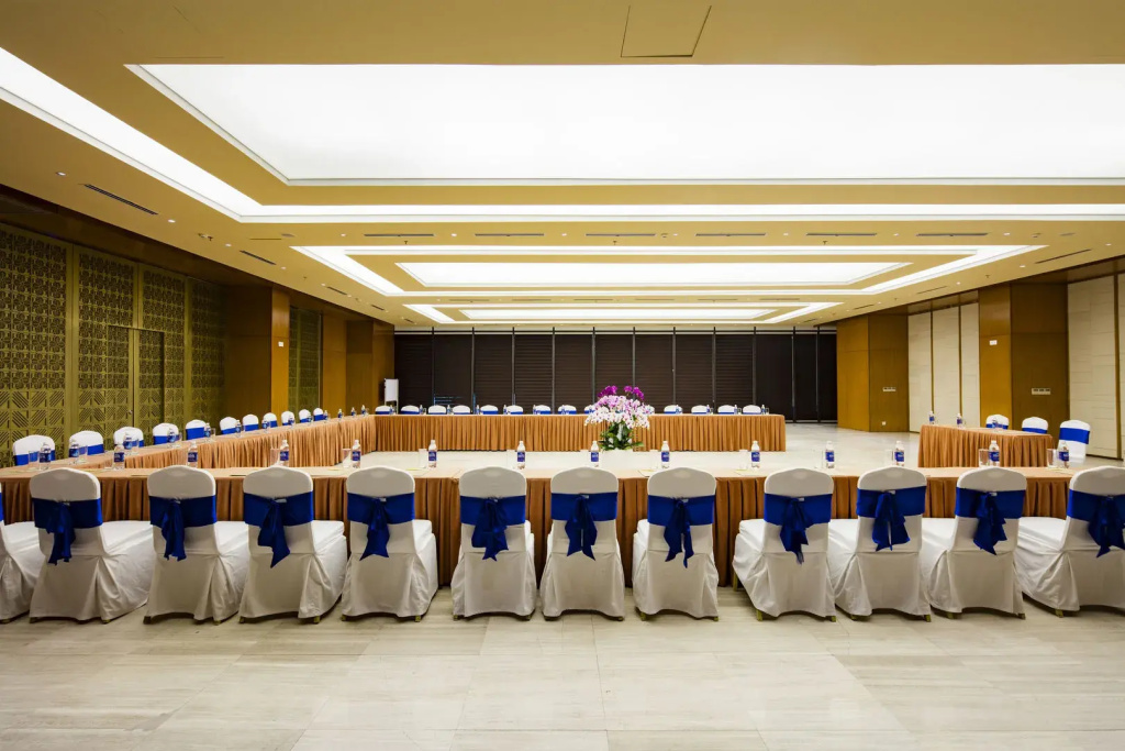 Отель Starcity Bayfront Nha Trang