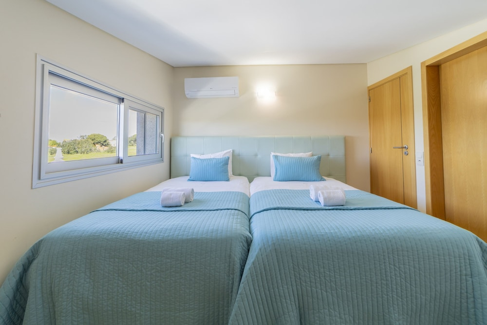 Maria in Albufeira With 6 Bedrooms and 5 Bathrooms