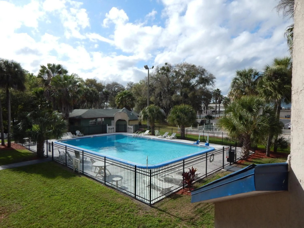 Knights Inn - Plant City