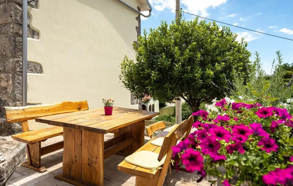 Beautiful Apartment in Veprinac With Wifi and 2 Bedrooms