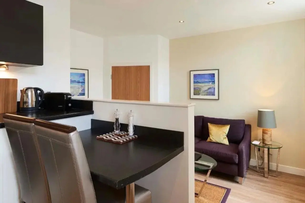 Braid Apartments by Mansley