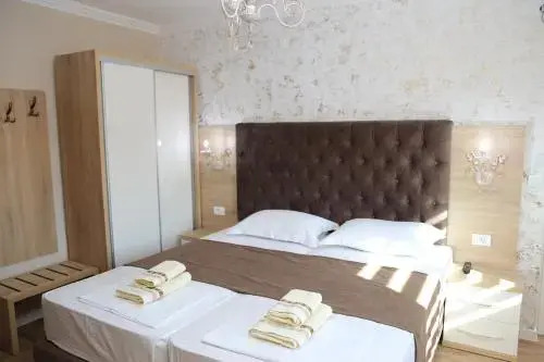 "HOLIDAY" apartments & rooms