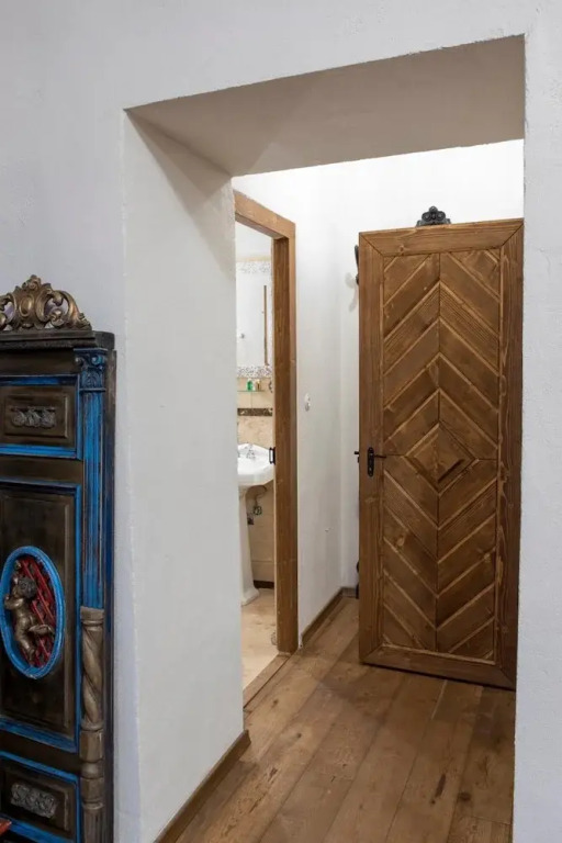 The Throne - M Museum Hotel