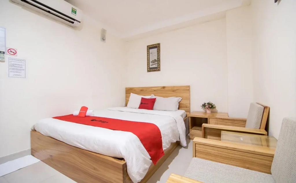 KnK Inn Boutique Hotel and Rooftop Sports Pub