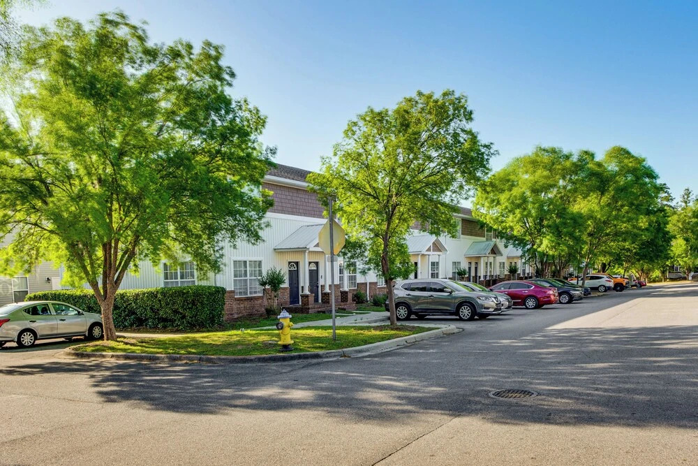 3 Mi to Fsu! Pet-friendly Townhome w/ Pool Access