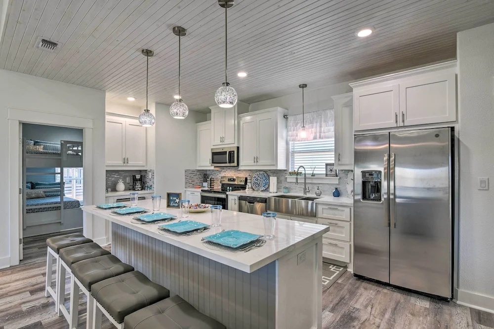 Steps to Coast: Bolivar Peninsula Beach House!