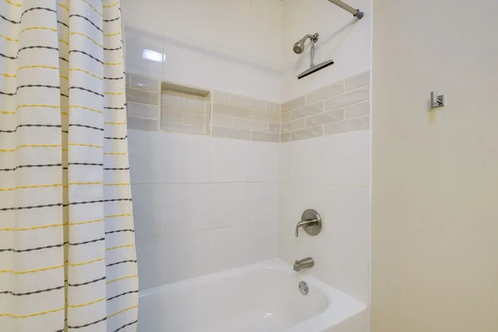 Sunny Family Home, 3 Mi to High Point Market!