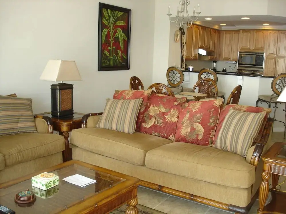 Colonnades 502