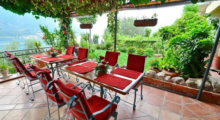 Apartments Villa Dobrota