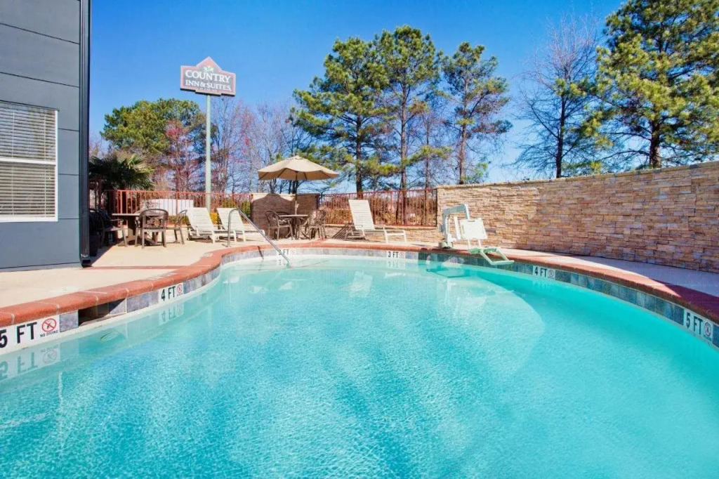 Baymont Inn & Suites by Wyndham Morrow - Atlanta I-75 South