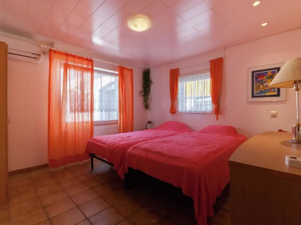 Nice House for 6 People With Private Pool and own Mooring in Empuriabrava