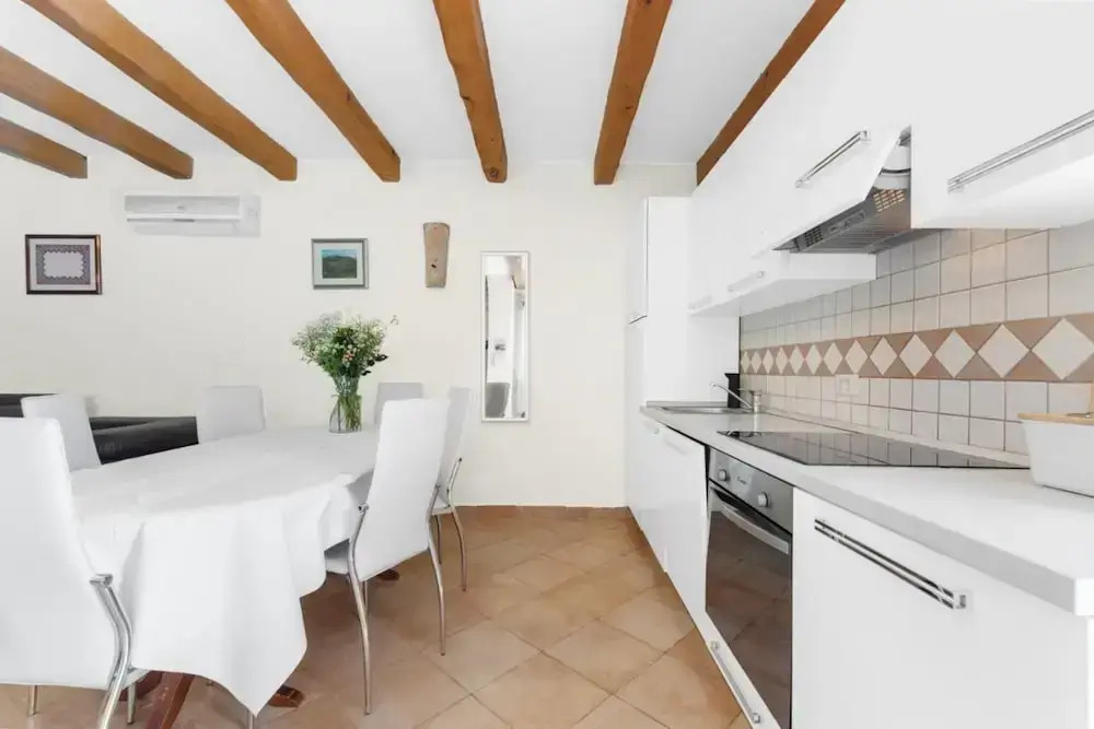 Holiday House with Private Pool Villa Ladybug