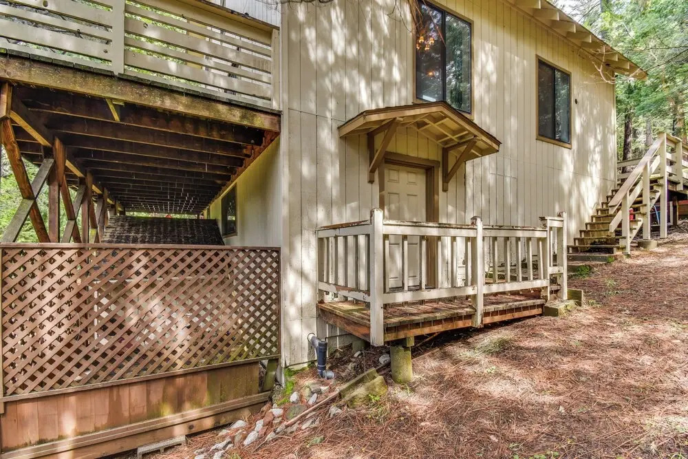 2 Mi to Mi-Wuk Village: Cabin w/ Large Deck