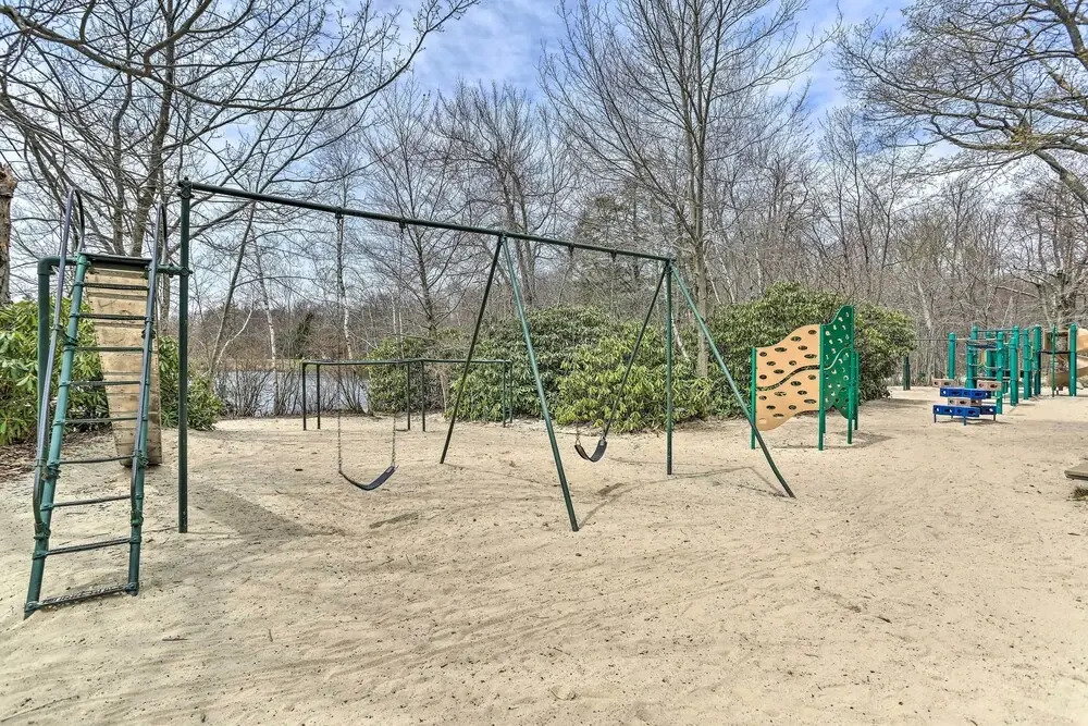Pet-friendly Tobyhanna Escape Near Hiking & Skiing