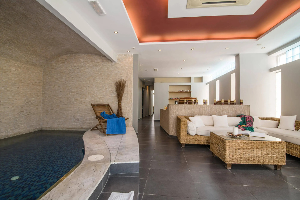 Antinea Suites Hotel & Spa