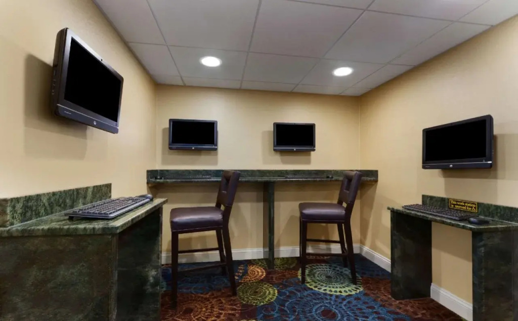 Comfort Inn & Suites Glen Mills - West Chester