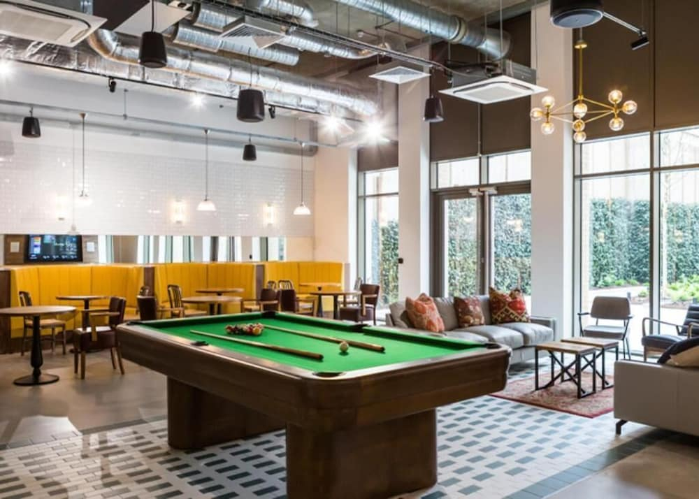 Student only Modern Studio at White city