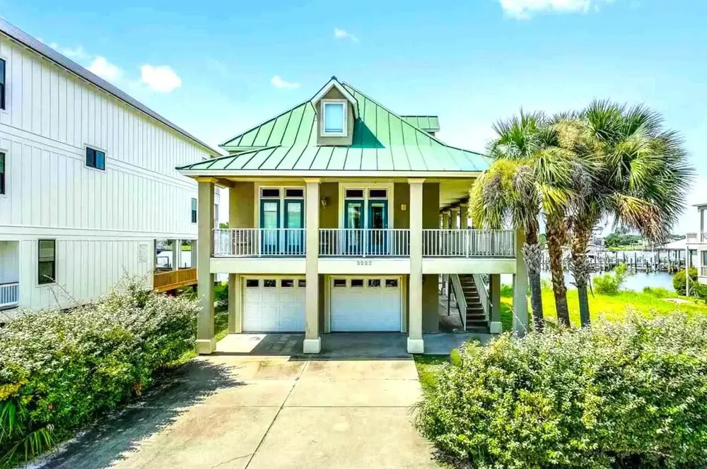 Palm Harbor 322 Mariner Circle by Bender Vacation Rentals