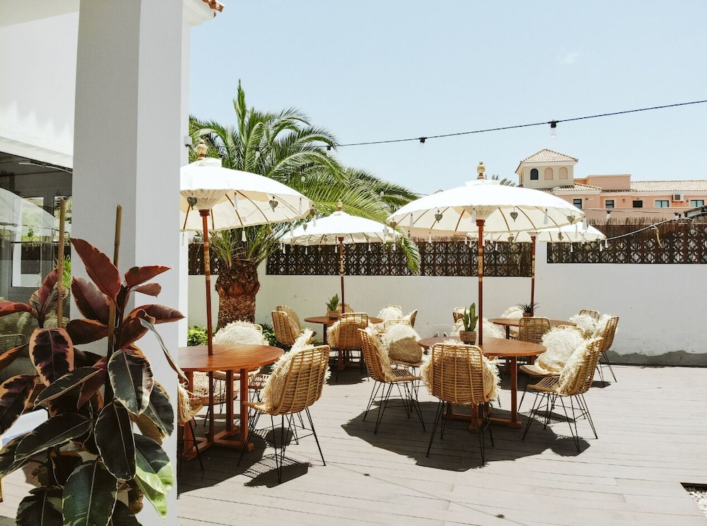 Arena Wave Hostel