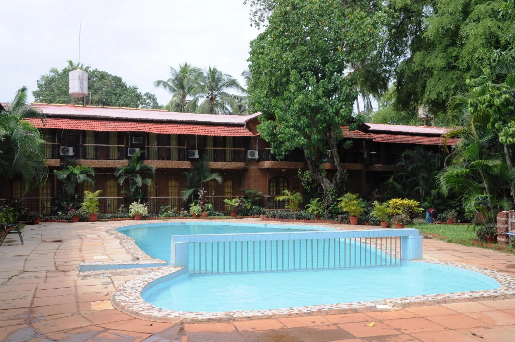 Sea Breeze Beach Resort Candolim, Goa