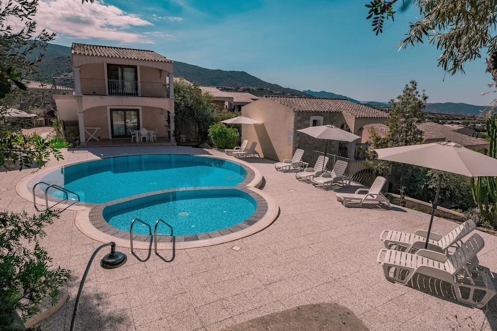 The Fantastic Residenza Badus 1 Bedroom Apartment Sleeps 4 No0811m