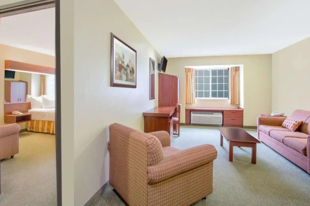 Microtel Gassaway Sutton