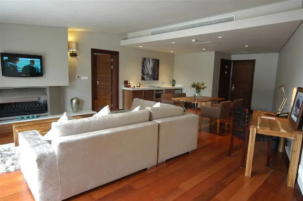 Chapmans Peak Beach Hotel