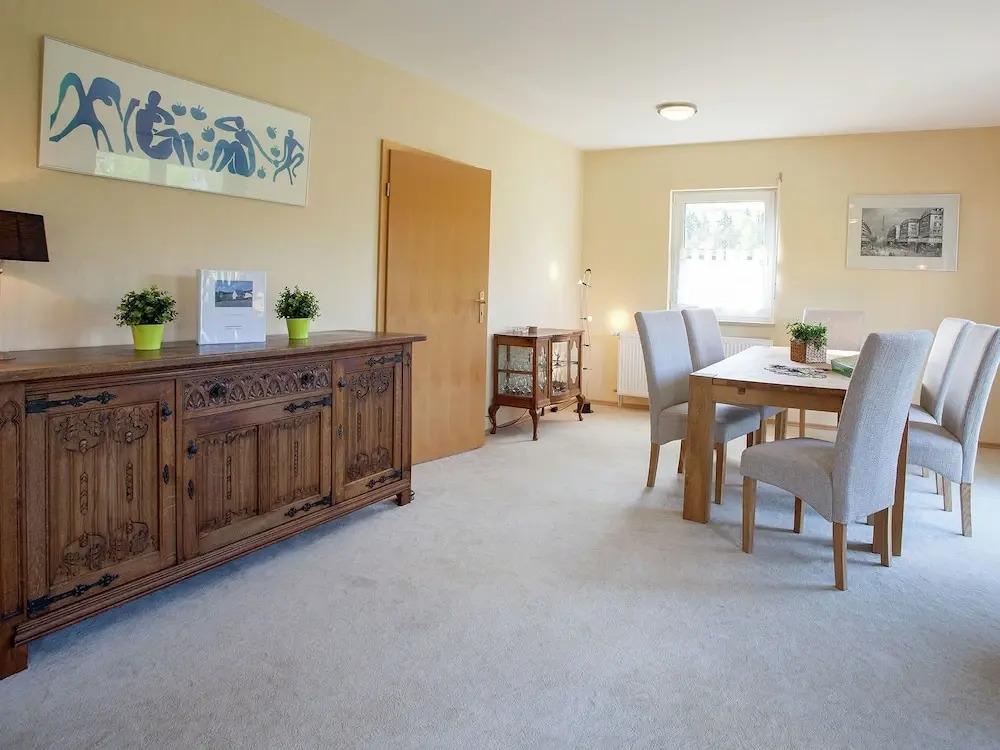 Attractive Holiday Home in Elkeringhausen with Pond
