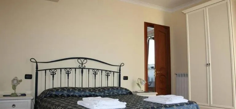 Divinus Bed  Breakfast