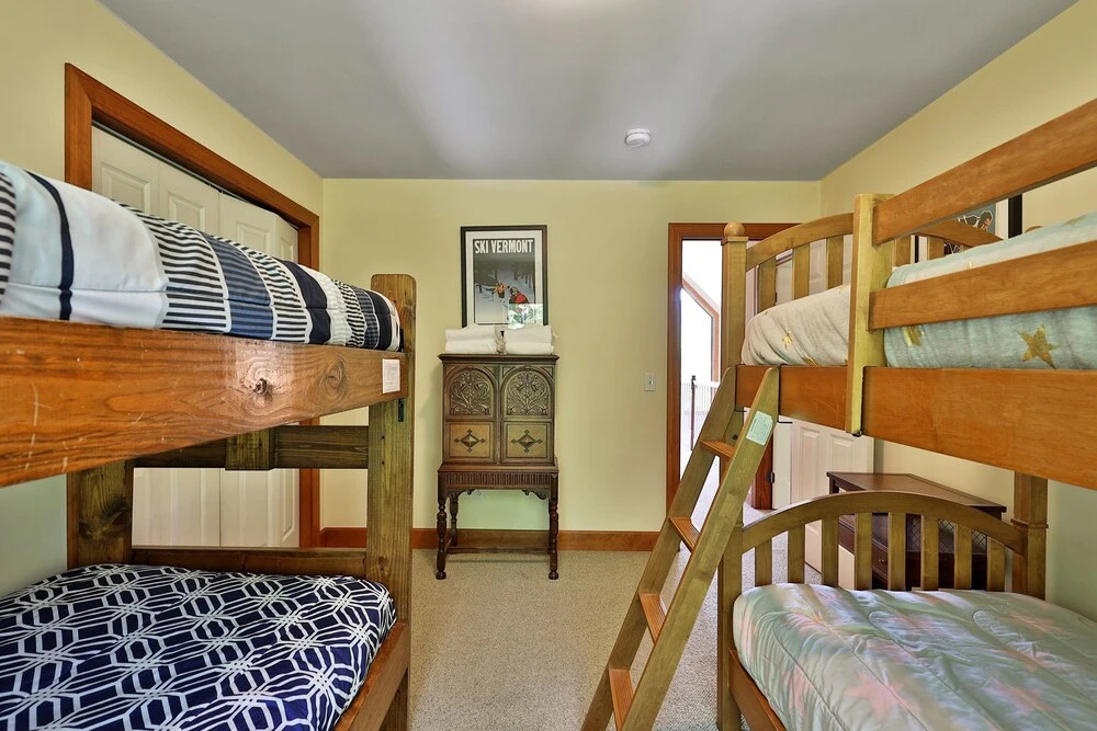 Cortina Mountain Chalet - Outdoor Hot Tub - Close to Pico and Killington Mountains home
