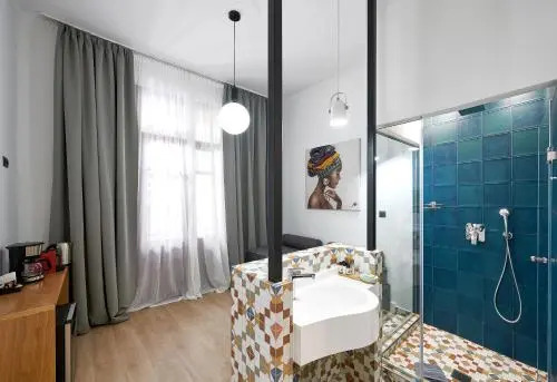 The Maroon Bottle Hotel