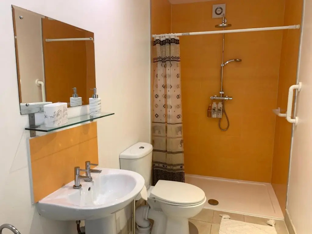 Puffin. Comfortable Annexe Central Falmouth (Adults Only)
