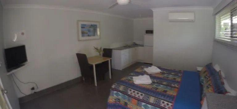 Agnes Palms Motel