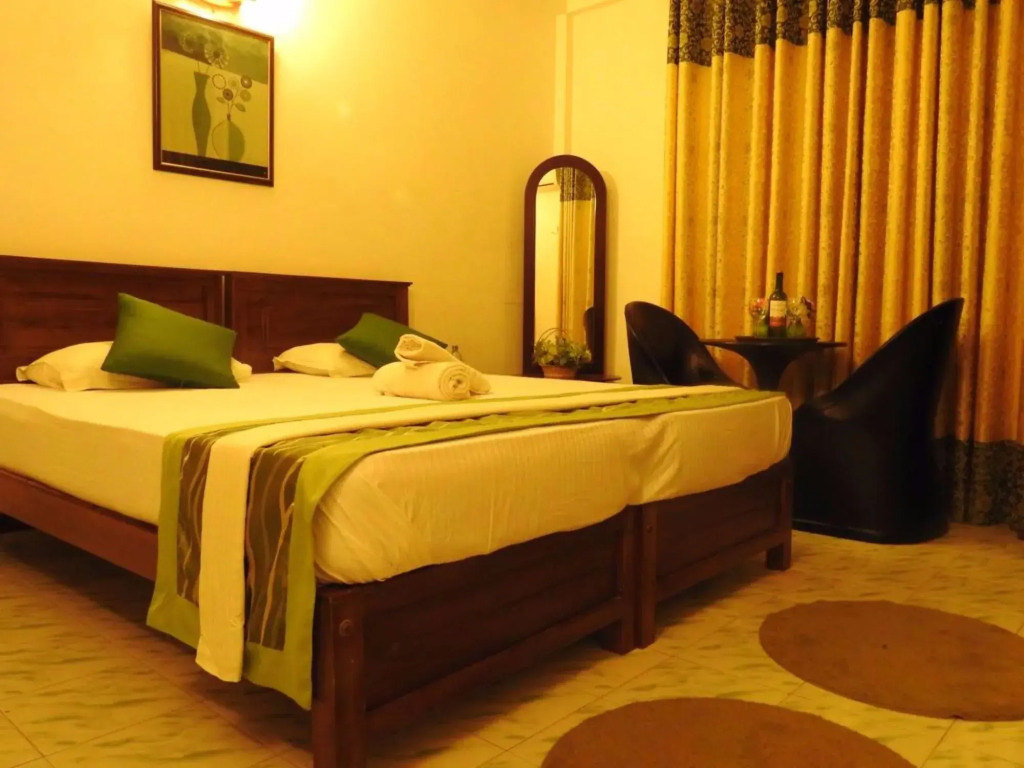 Oak Wood Inn Kandy