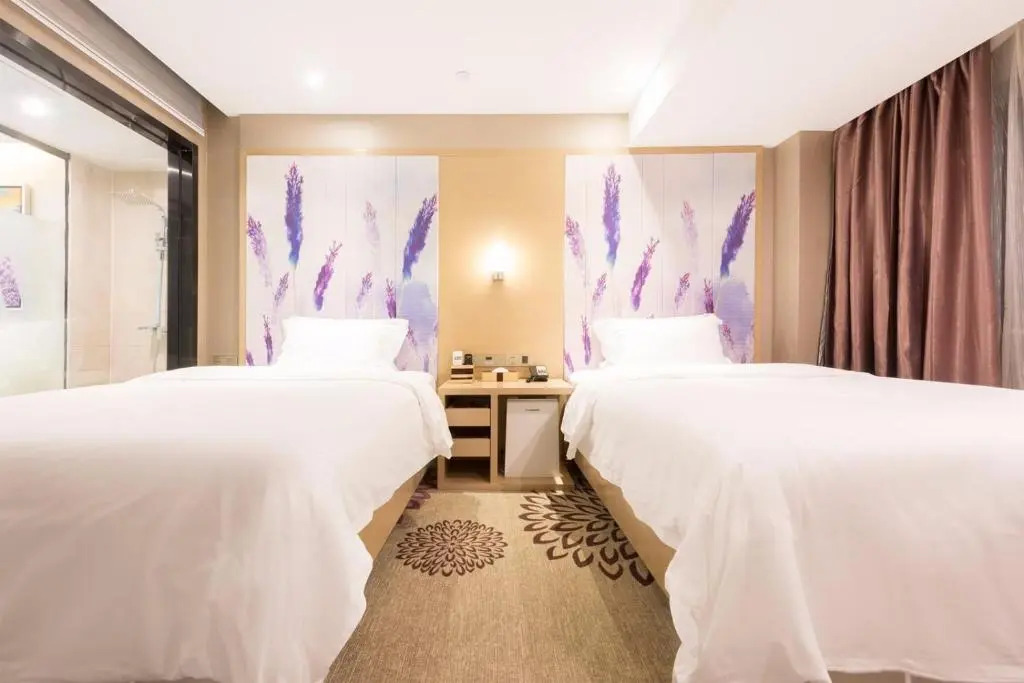 Lavande Hotel HeYuan Dongyuan
