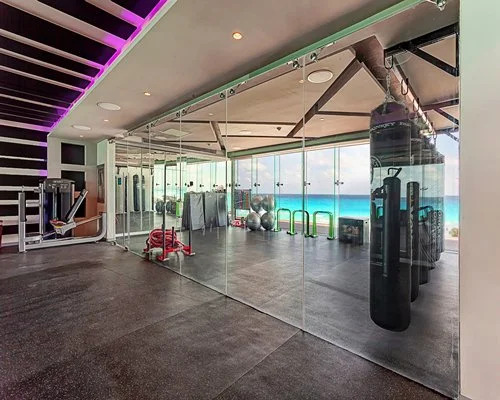 TravelSmart at Royalton CHIC Suites Cancun, Cancún, Mexico