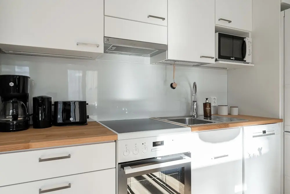 Main Square Renovated Apt, Sauna and Parking