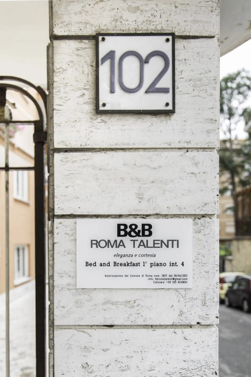 Roma Talenti Breme B&B