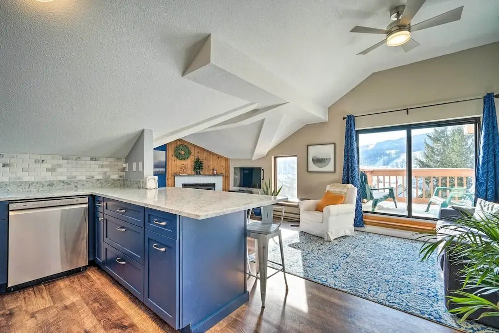Steps to Ski Shuttle! Snow Mountain Village Condo