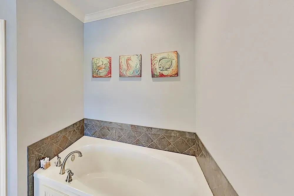 Relax-n-sea: Gulf-view Dream, 100 Steps To Beach! 3 Bedroom Home