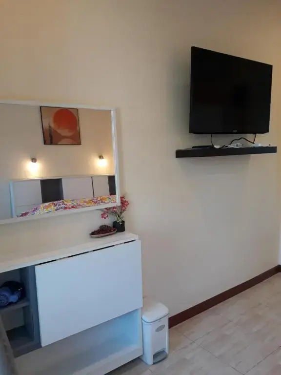 Belinda Home