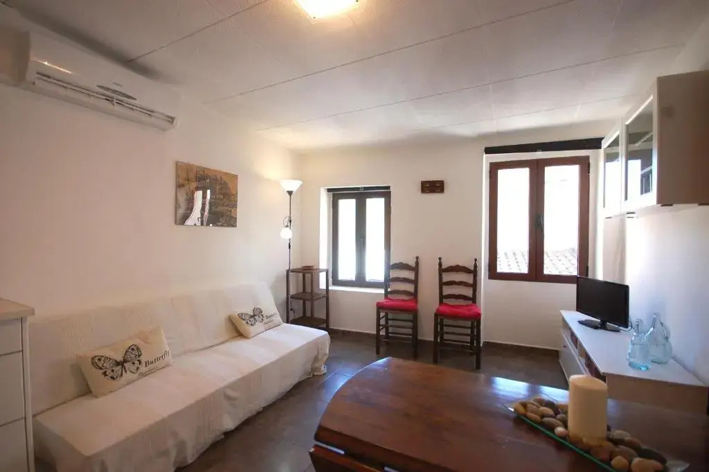 Lets Holidays Cozy Apartment 70 M. From the Beach in Tossa