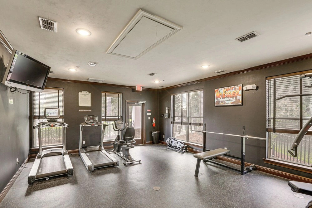 3 Mi to Fsu! Pet-friendly Townhome w/ Pool Access