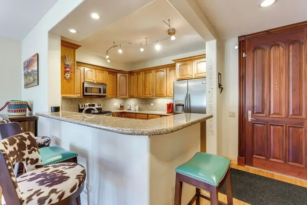 2 Mi to Angel Fire Resort: Mtn-view Condo!