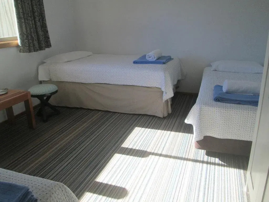 Hawks Nest Motel